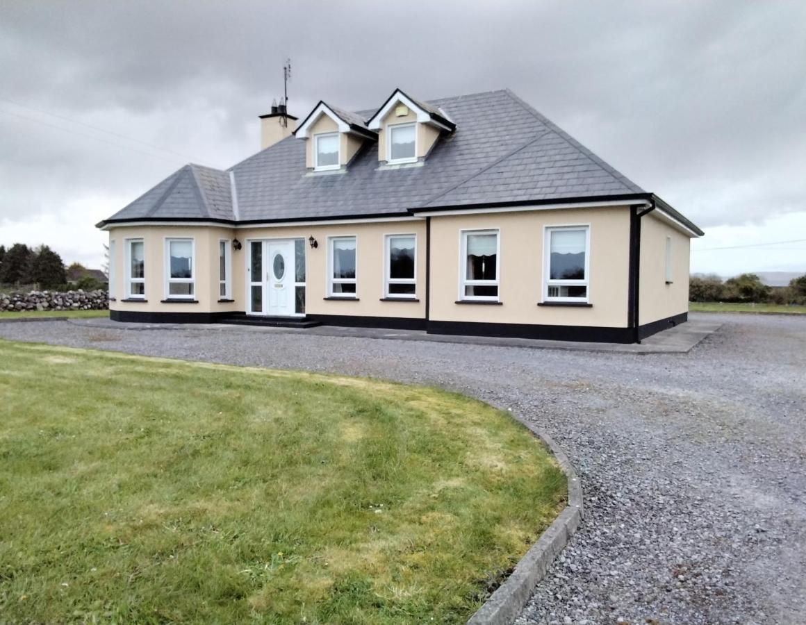 Warm And Welcoming Family Home Ballinrobe Exterior photo