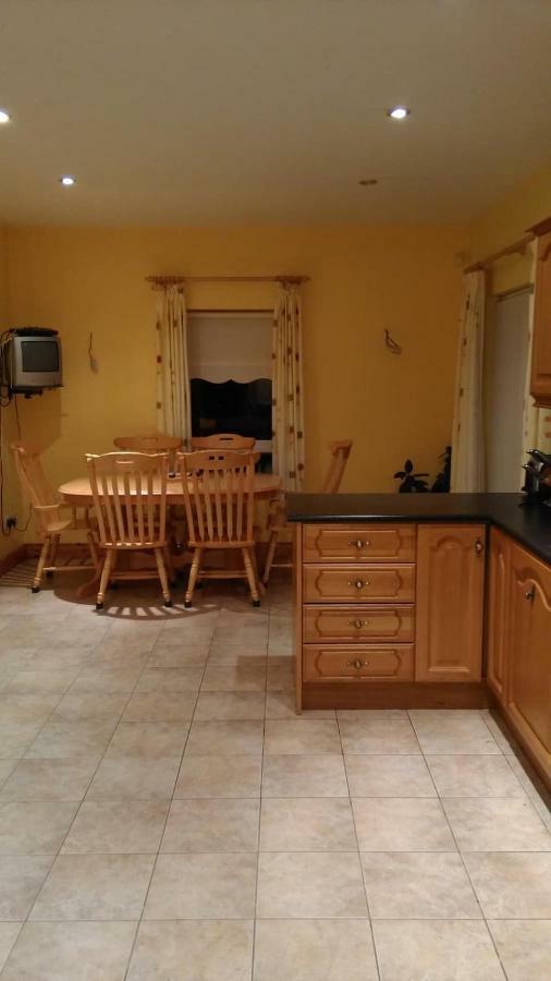 Warm And Welcoming Family Home Ballinrobe Exterior photo
